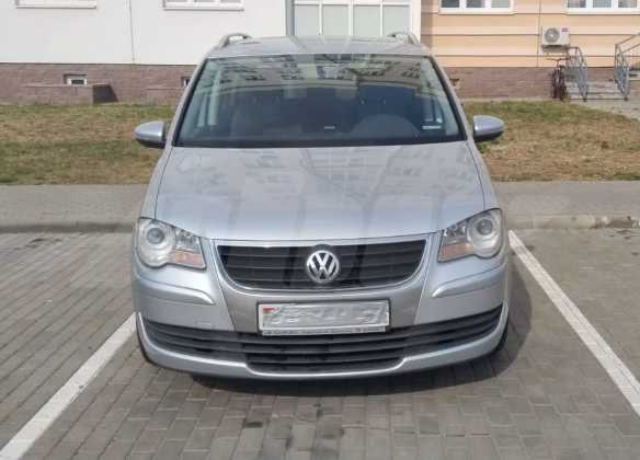 Volkswagen Touran (4)