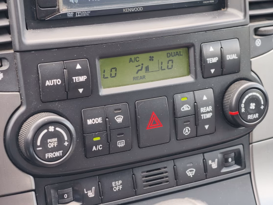 Kia Carnival (16)