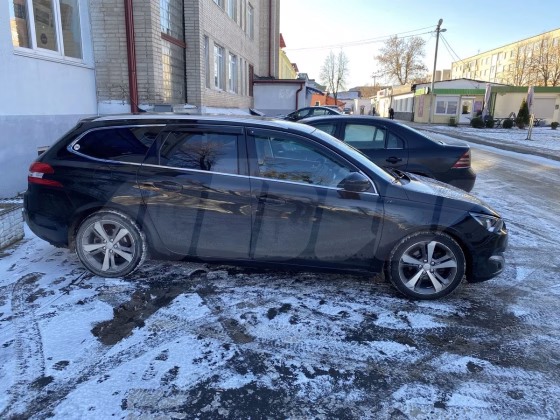 Peugeot 308 (2)