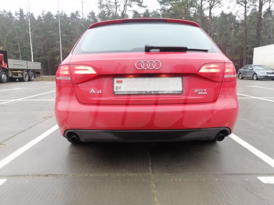 Audi A4 (9)