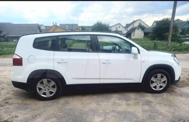 Chevrolet Orlando (2)