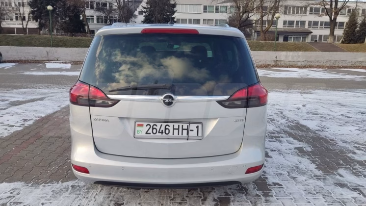 Opel Zafira (2)