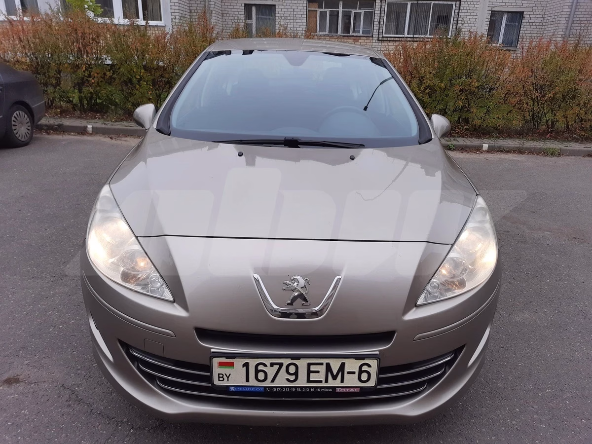 Peugeot 408