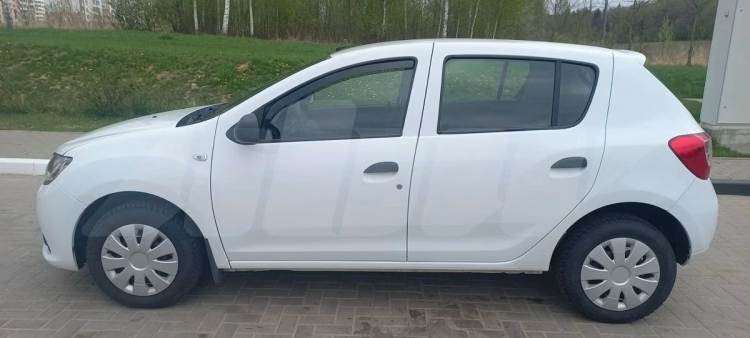 Renault Sandero (6)
