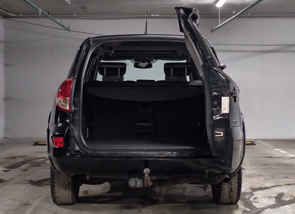 Toyota RAV 4 (7)