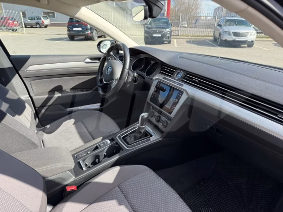 Volkswagen Passat (8)