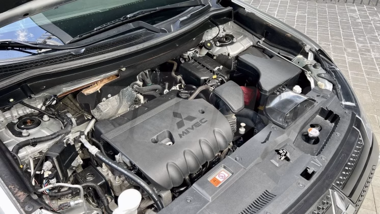 Mitsubishi Outlander (11)