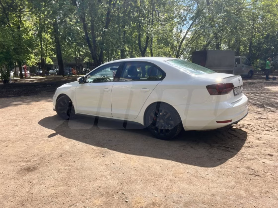 Volkswagen Jetta (19)