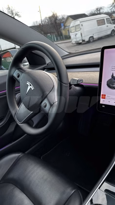 Tesla Model 3 (4)