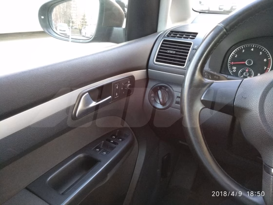 Volkswagen Touran (4)