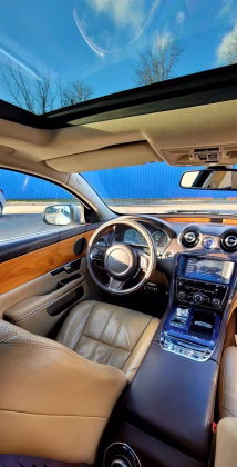 Jaguar XJ (2)