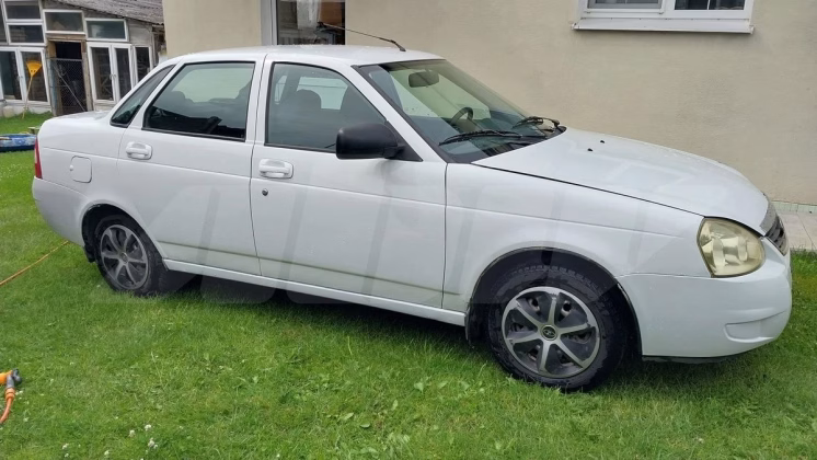 Lada Priora (1)