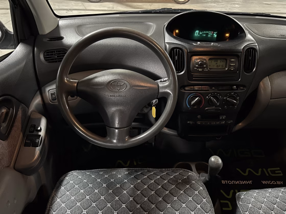 Toyota Yaris (12)