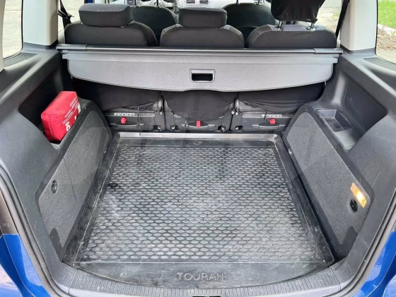 Volkswagen Touran (6)