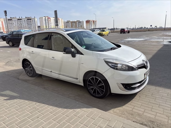Renault Scenic (7)