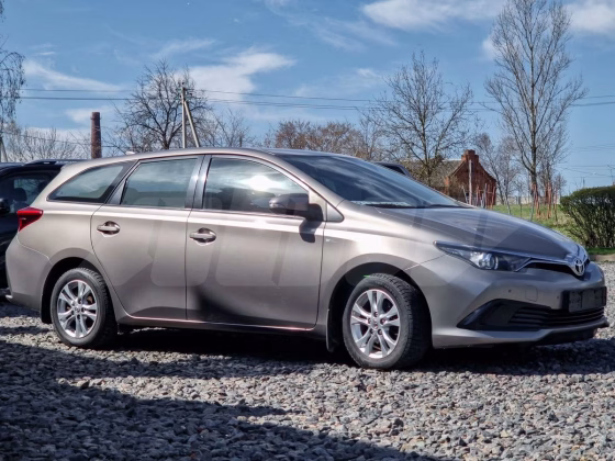 Toyota Auris (1)