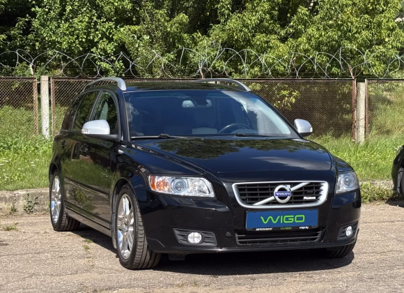 Volvo V50 (1)