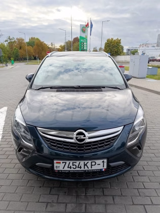 Opel Zafira (2)