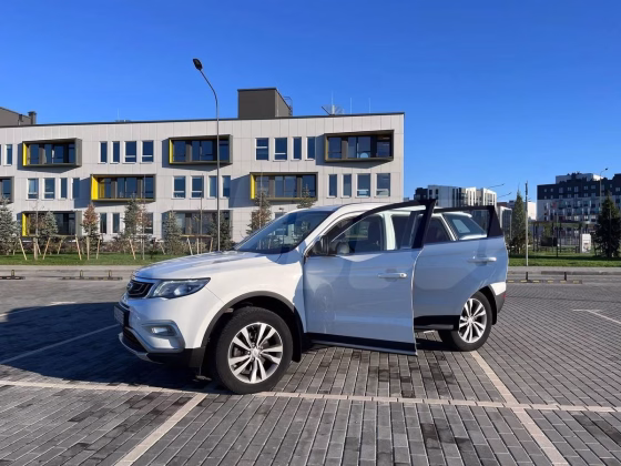 Geely Atlas (3)