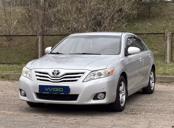 Toyota Camry (3)