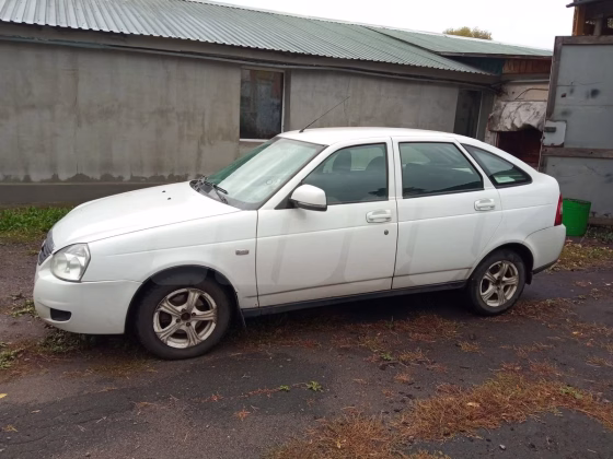 Lada Priora (10)