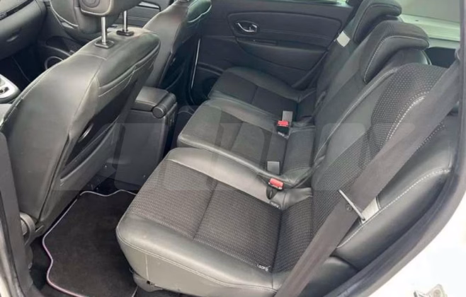 Renault Scenic (9)