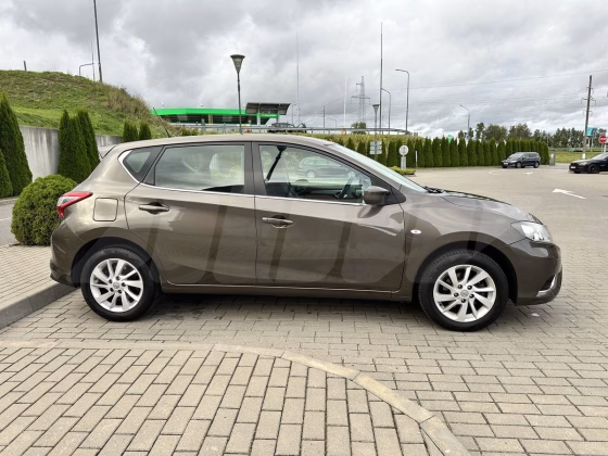 Nissan Tiida (2)