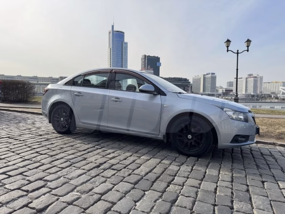 Chevrolet Cruze (5)