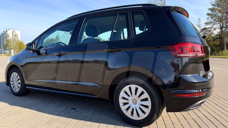 Volkswagen Golf Sportsvan (3)