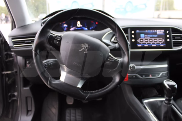 Peugeot 308 (7)