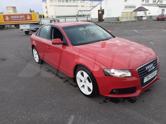 Audi A4 (2)