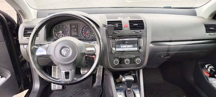 Volkswagen Jetta (5)