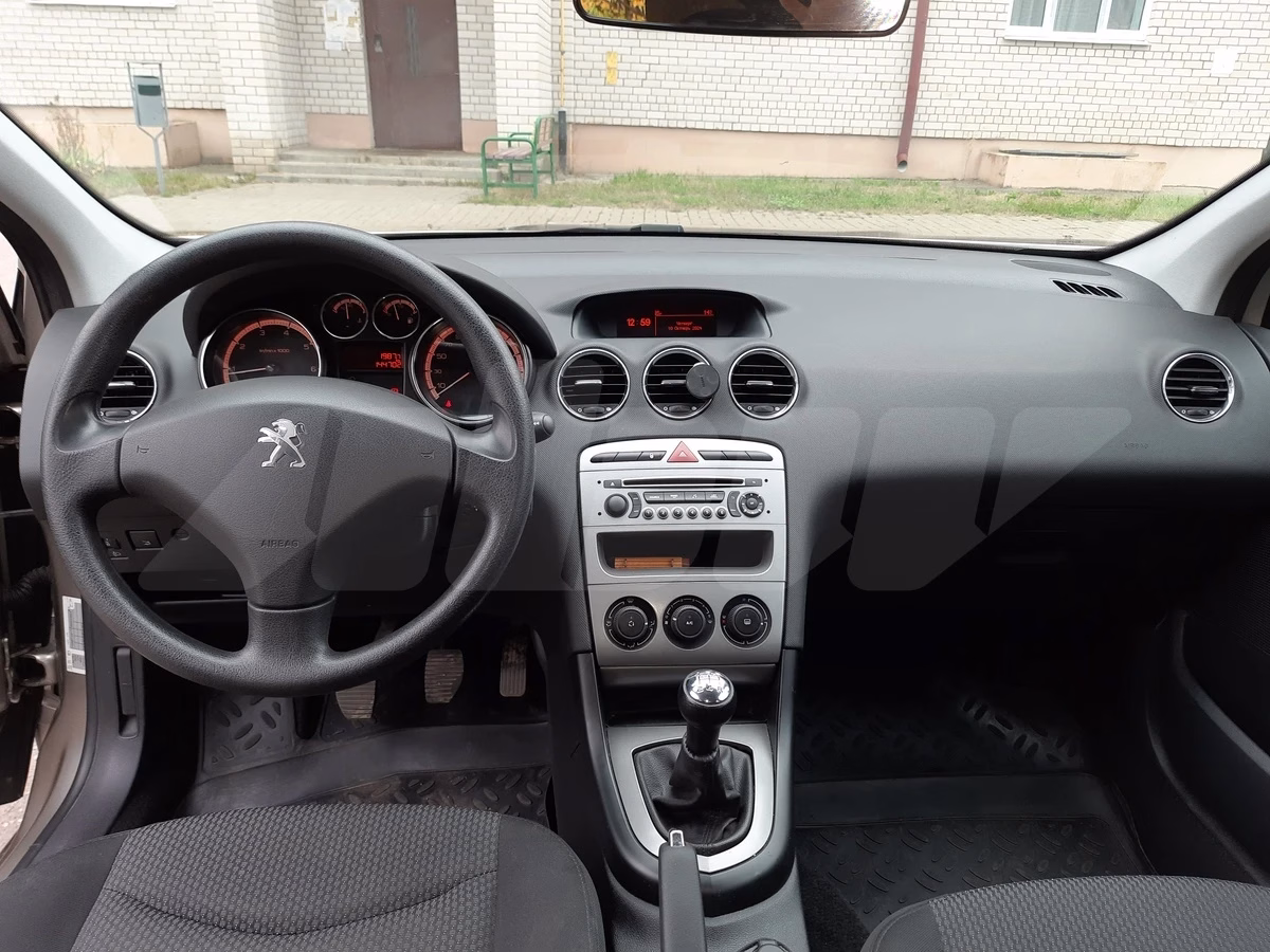 Peugeot 408