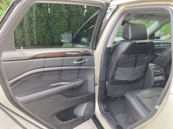 Cadillac SRX (10)