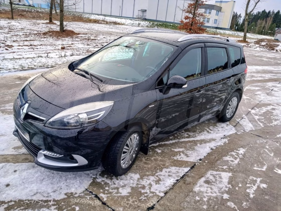 Renault Scenic (9)