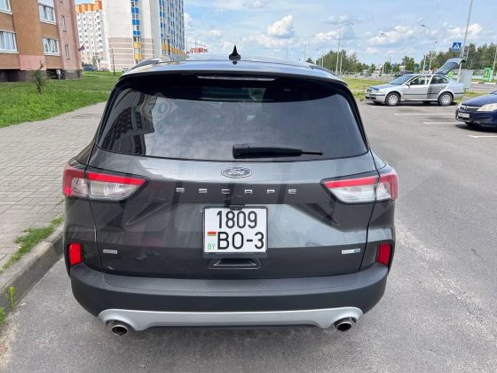 Ford Escape (2)