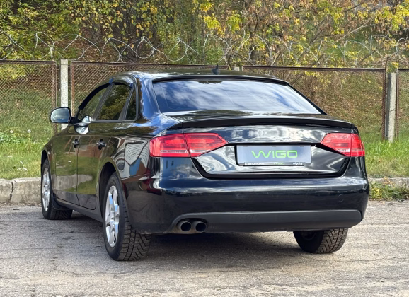Audi A4 (4)