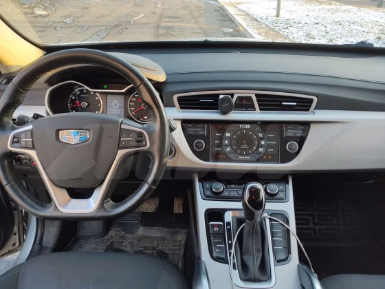 Geely Atlas (1)