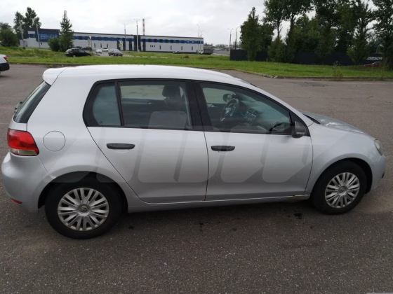 Volkswagen Golf (1)