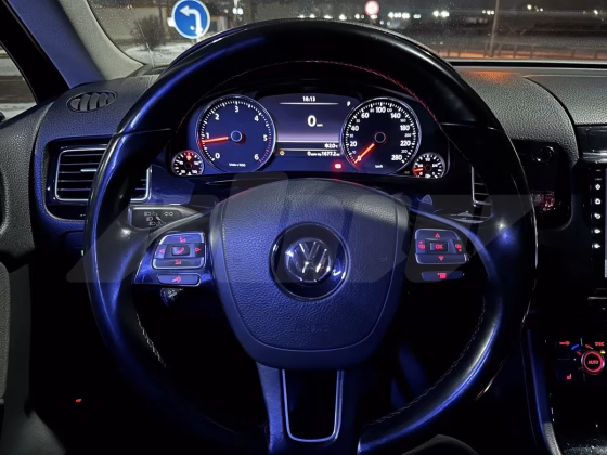 Volkswagen Touareg (8)