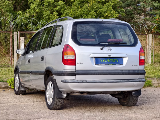 Opel Zafira (4)