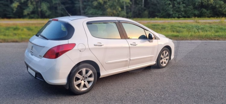 Peugeot 308 (2)