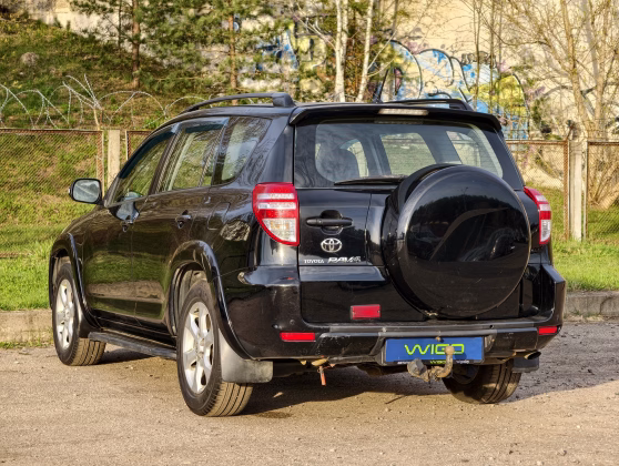 Toyota RAV 4 (4)