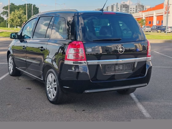 Opel Zafira (18)