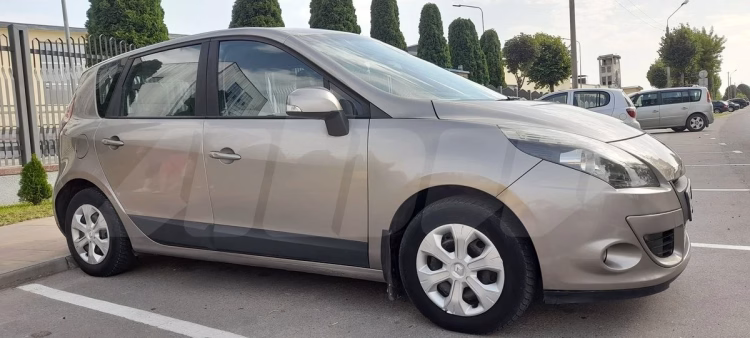 Renault Scenic (6)