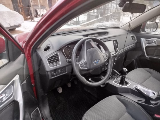 Geely Emgrand X7 (3)