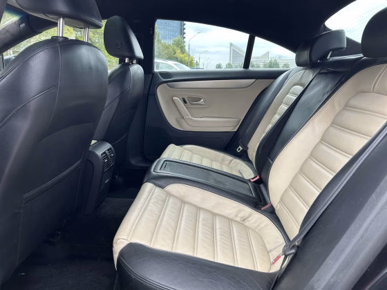 Volkswagen Passat CC (10)