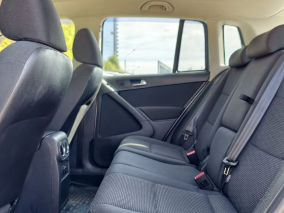Volkswagen Tiguan (10)