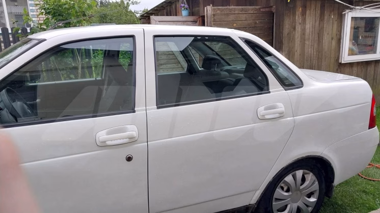Lada Priora (10)