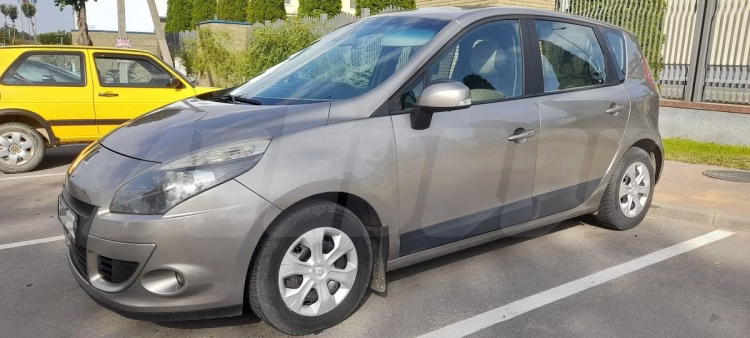 Renault Scenic (1)